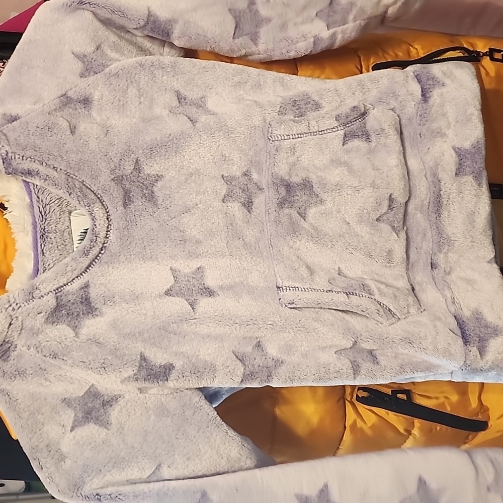 Cuddly Pullover - Picture 3 of 3